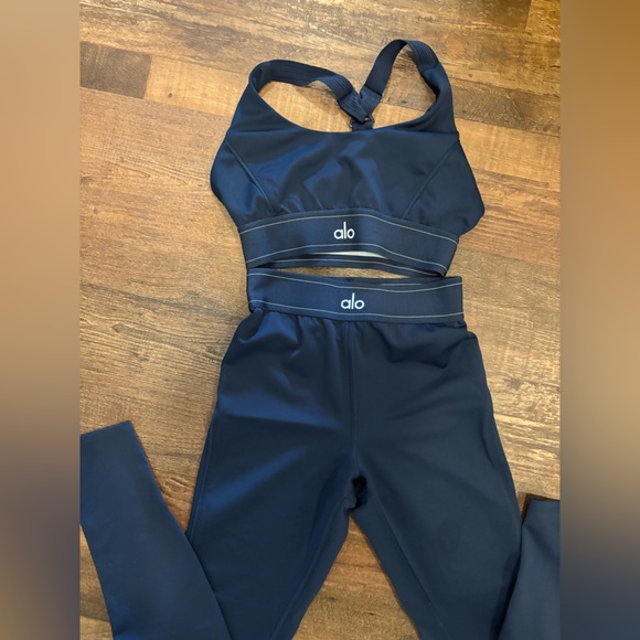ALO Yoga Pants - ALO Yoga Navy airlift bra and leggings
